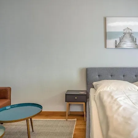 Indigo Apartment *